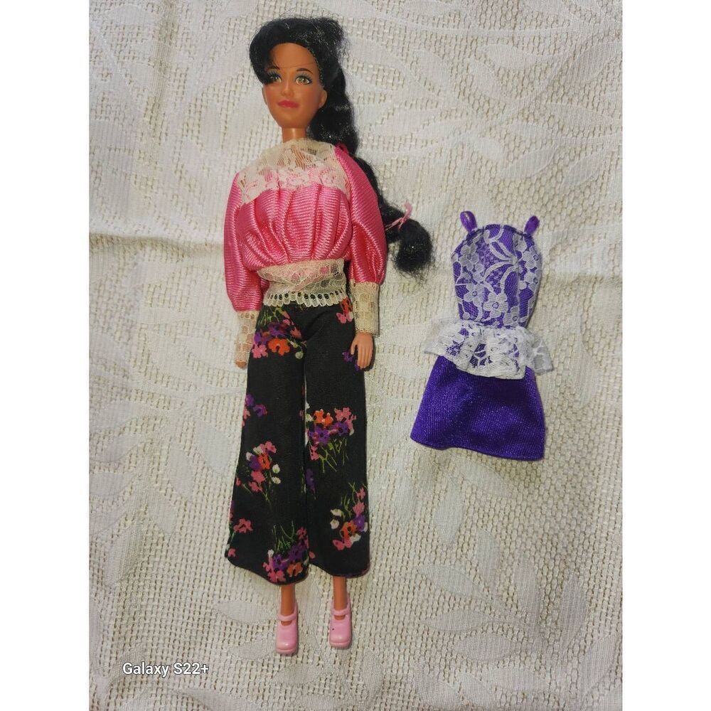 Barbies friend Kira, Mattel fashion doll
